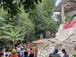 Bangunan Majelis Taklim Asobiyah Bogor Ambruk, 4 Orang Tewas