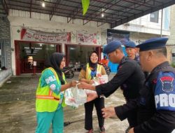 Brimob Polda Sumut Tebar Kepedulian, Sasaran Warga Pinggir Jalan