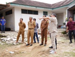 Bupati Pakpak Bharat Tinjau Persiapan Dapur SPPG di Sitellu Tali Urang Jehe