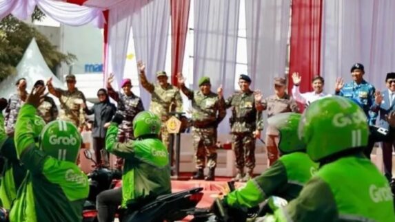 Kapolda Sumut Hadiri Upacara HUT ke-80 TNI di Lapangan Merdeka Medan