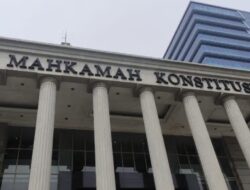 MK Tolak Permohonan Penghapusan Kolom Agama di KTP