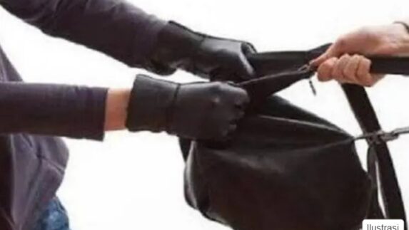 Oknum Polisi Jambret Perhiasan Milik Pedagang