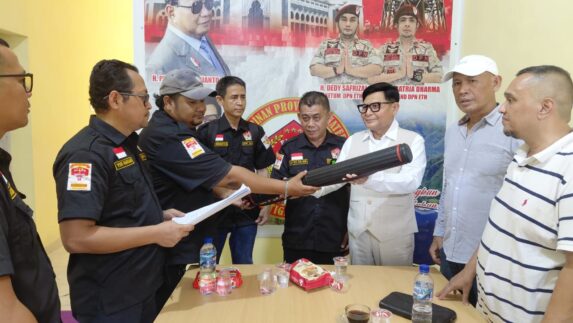 DPP Elang Tiga Hambalang Sumut Terima Kunjungan Warga Desa Sampali