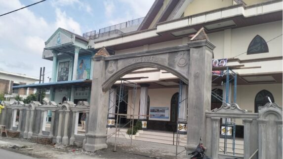 Jelang Nataru, PalmCo Salurkan Bantuan 74 Gereja di Sumatera-Kalimantan
