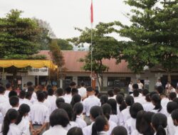 Kapolres Toba Pimpin Upacara di SMA Negeri 1 Uluan