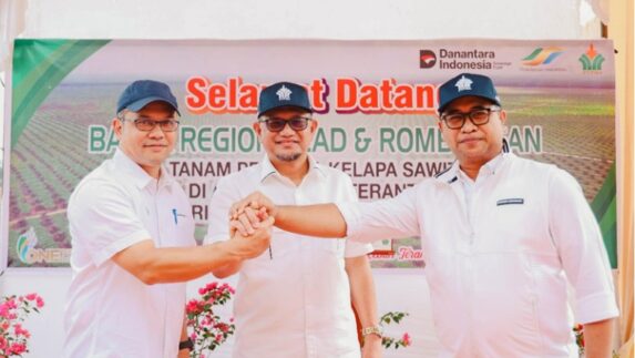 PTPN IV Regional III Remajakan 949,6 Hektare Sawit Renta