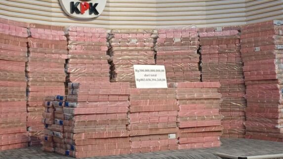 Penampakan Duit Rp300 Miliar Hasil Rampasan Kasus Korupsi