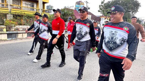 Wakil Walikota Ikut Jalan Santai Bersama Ribuan Guru se-Tanjungbalai