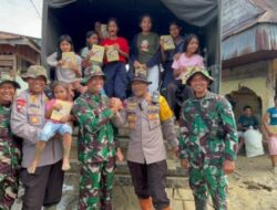 Brimob Polda Sumut Tebar Kepedulian, Bagikan Susu dari Presiden