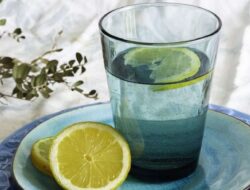 Minuman Ini Bisa Bikin Mata Jernih dan Sehat