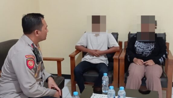 “Enak Jadi Anak”, Sejoli Tega Buang Bayinya di Teras Rumah Warga