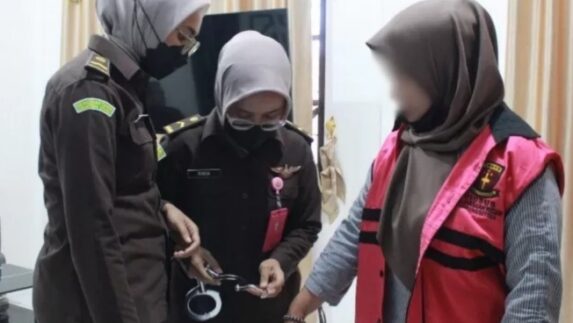 Terjerat Dugaan Penyalahgunaan SPPD dan Pungli, Komisioner Bawaslu Gunungsitoli Digari