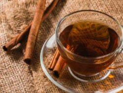 Ini Manfaat Luar Biasa Minum Air Rebusan Kayu Manis Tiap Hari