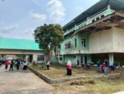 Pemko Tanjungbalai Gotong-royong Bersihkan Gedung Serbaguna