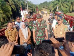 Akhiri Keterisolasian Warga Langkat, TNI dan PTPN IV PalmCo Bangun Jembatan Darurat