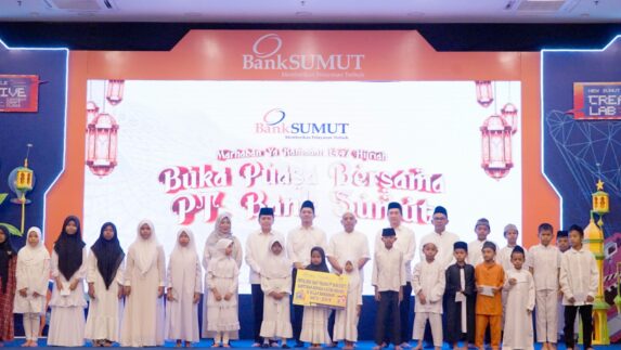 Buka Puasa Bersama, Dirut Bank Sumut Ajak Pegawai Naik Kelas dari Dalam