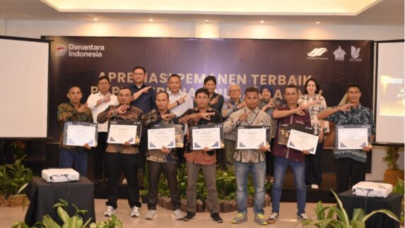 Terpilih dalam Journey of Excellence, Bohari Rahman Simbol Ketangguhan Pemanen PTPN IV PalmCo