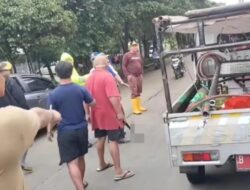 Walikota Bekasi Diacungi Golok Saat Tertibkan PKL