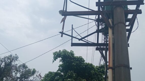 Besi Pengaman Trafo Listrik di Kapten M Jamil Lubis Medan Bahayakan Masyarakat
