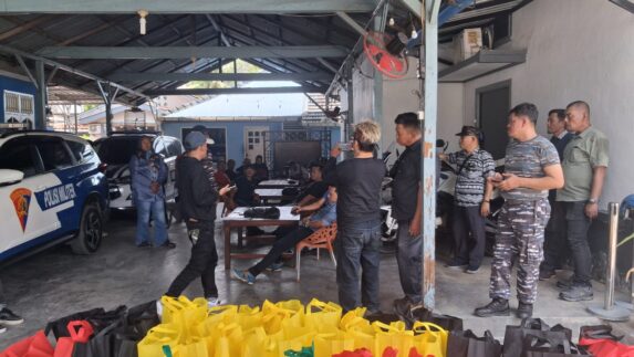 Lanal TNI AL TBA Berbagi Tali Asih dengan Insan Pers