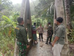 Dua Rambin Putus Diterjang Banjir, Kapolsek Padang Bolak Tinjau Lokasi