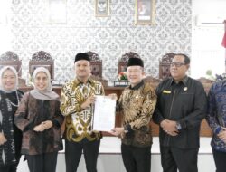 Walikota Tanjungbalai Hadiri Paripurna Penyampaian Rekomendasi DPRD Terhadap LKPj TA 2025