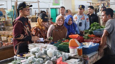 Pastikan Pasokan dan Harga Pangan Aman, Plh Walikota Tanjungbalai Sidak Pasar Tradisional
