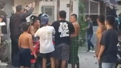 Polisi Dilempari Batu Saat Gerebek ‘Kampung Narkoba’ di Medan