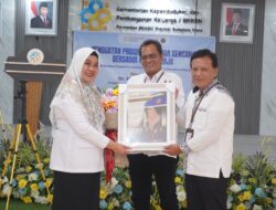 BKKBN Sumut Lepas Masa Pengabdian Fatmawati, Suasana Penuh Haru