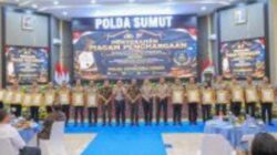 Kapolda Sumut Serahkan Penghargaan ke Satker Berprestasi